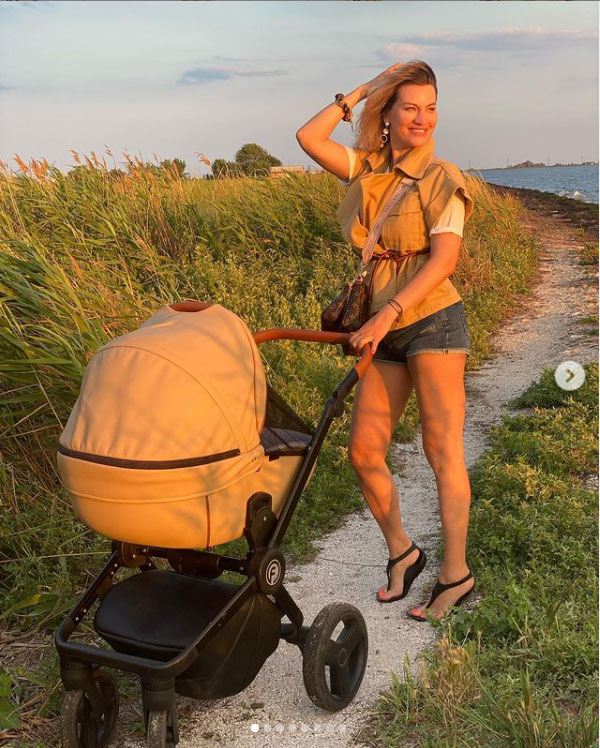 Bild #1 von Helmine Tischbein