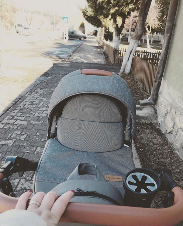 Bild #1 von Yvette Schwarzenegger